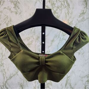 Lipstick Very Cropped Top